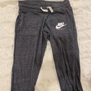 Nike vintage cropped jogger/sweatpants